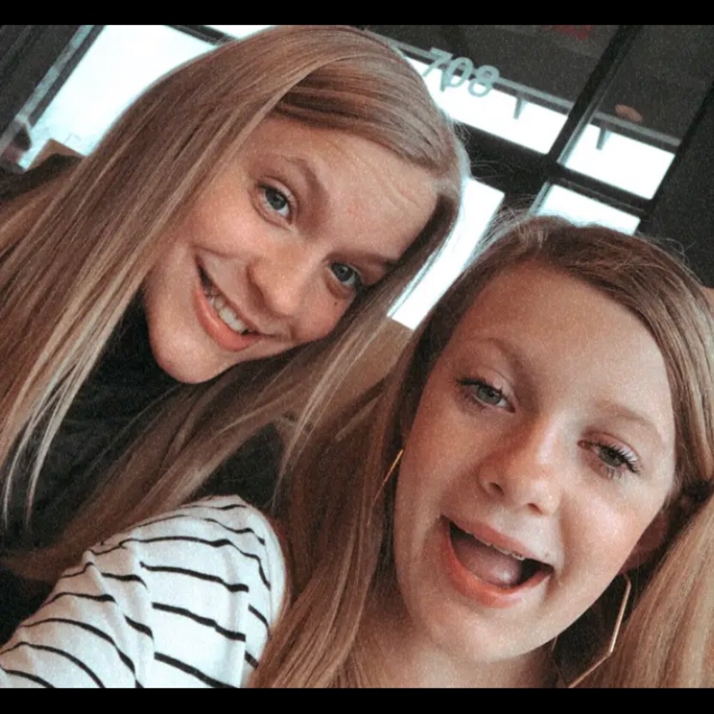 Meet your Posher, Courtney